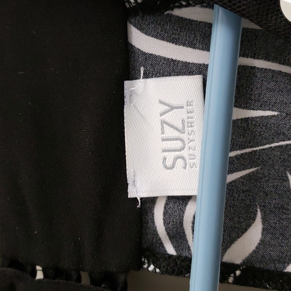 Suzy Shier women's M zebra print sleeveless top. - Picture 3 of 8